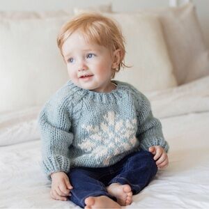 NWT Huggalugs Snowflake Surf Blue Crew Neck Sweater